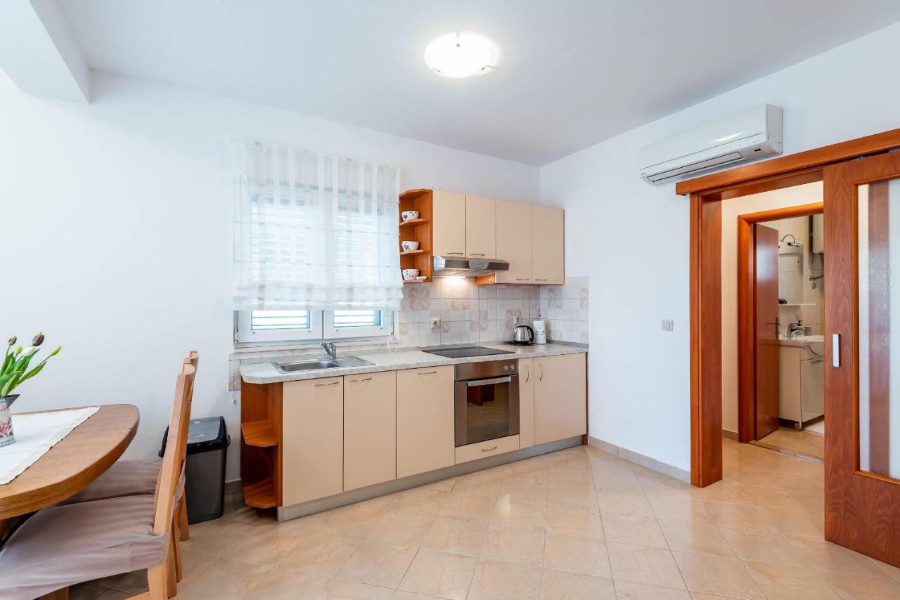 Apartmani Marina 클레크 외부 사진