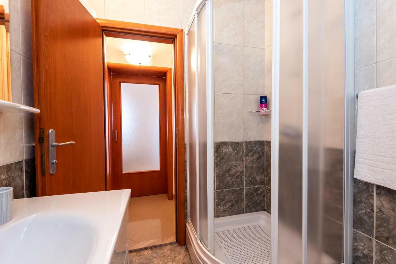 Apartmani Marina 클레크 외부 사진