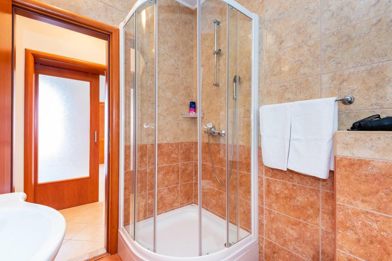 Apartmani Marina 클레크 외부 사진