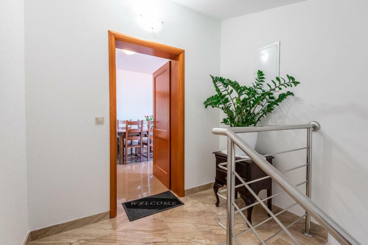 Apartmani Marina 클레크 외부 사진