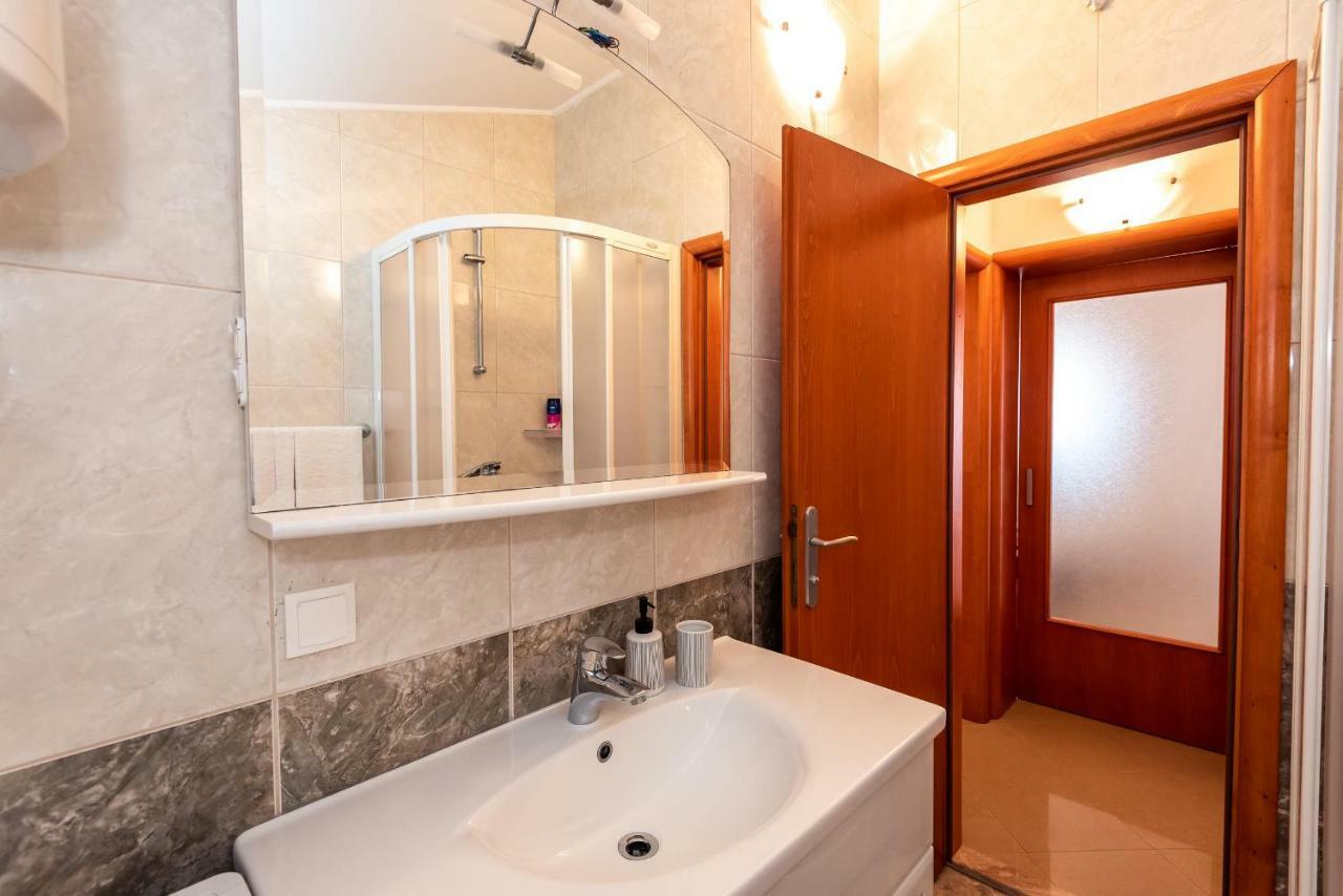 Apartmani Marina 클레크 외부 사진